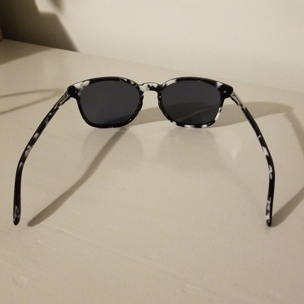 Ringer Rounded Sunglasses - Picture 4 of 6